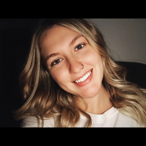 Meet your Posher, Val - Picture 3 of 5